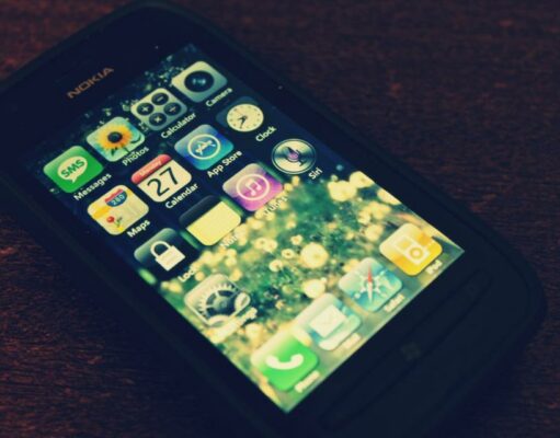 О чем расскажет заставка на телефоне ?