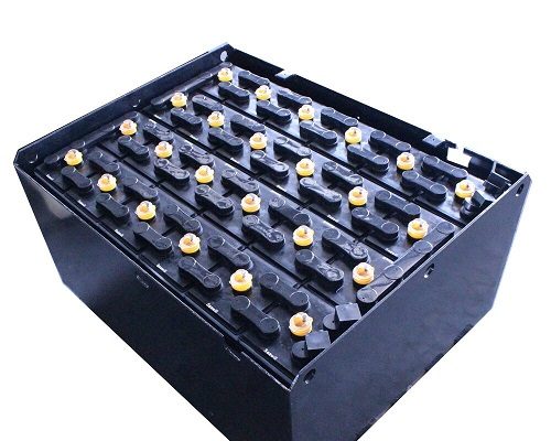 Как выбрать тяговые аккумуляторы для погрузчиков Komatsu?